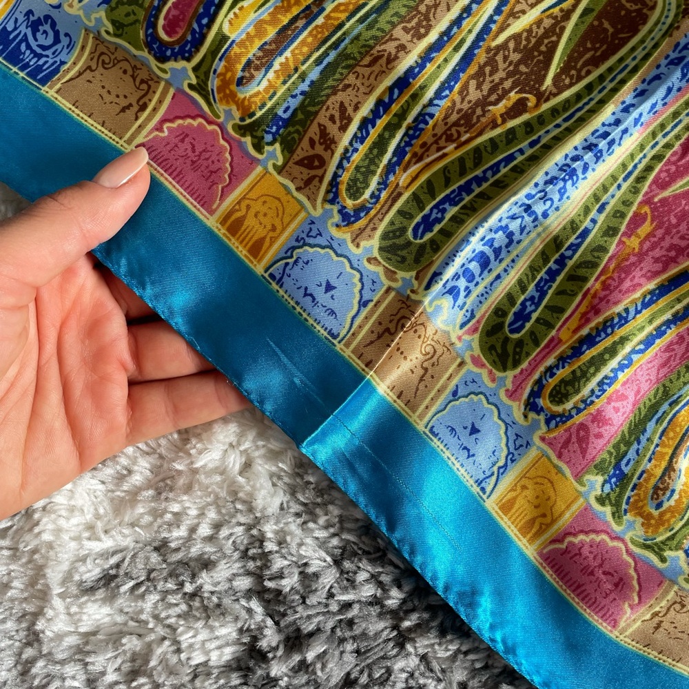 Colorful Scarf 💘 - Picture 3 of 5